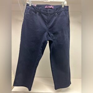 NWT Gloria Vanderbilt Deep Indigo Capri Jeans